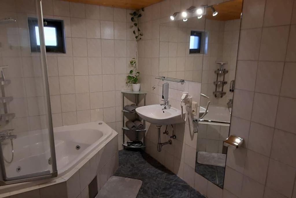 Ferienwohnung In Weyregg Am Attersee Extérieur photo