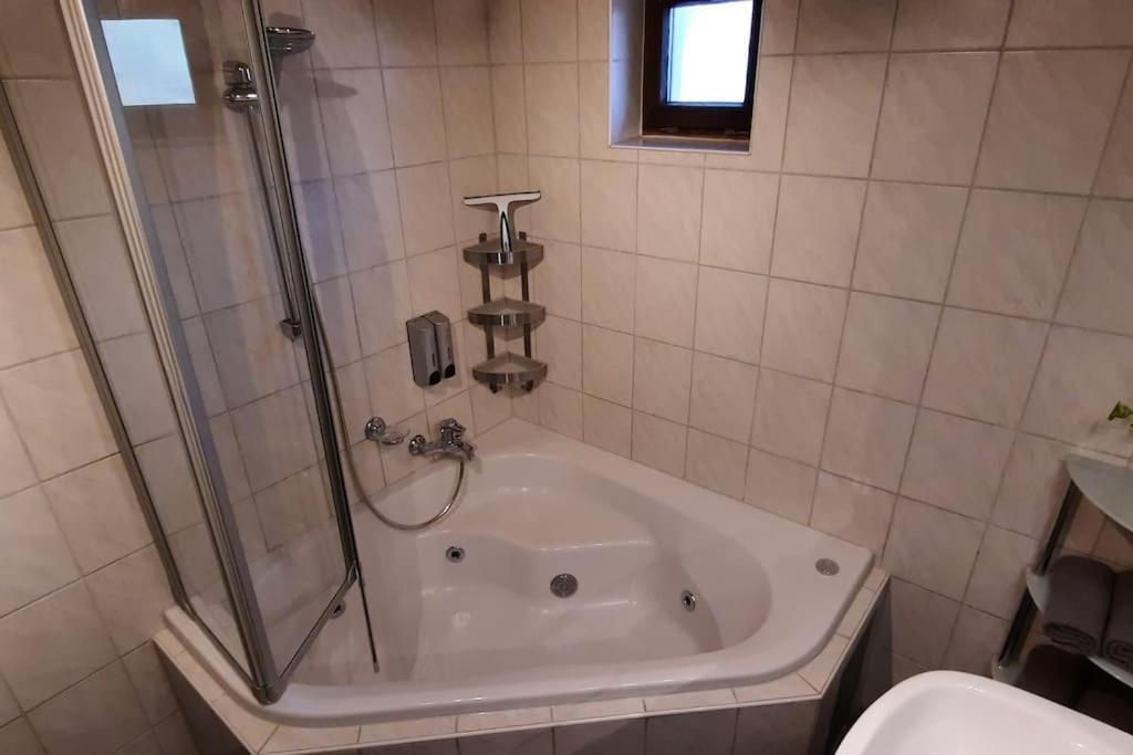 Ferienwohnung In Weyregg Am Attersee Extérieur photo